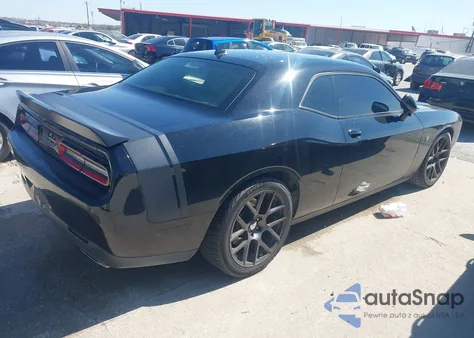 2016 Dodge Challenger 392 Hemi Scat Pack Shaker z USA, uszkodzony, nr VIN 2C3CDZFJ7GH299857